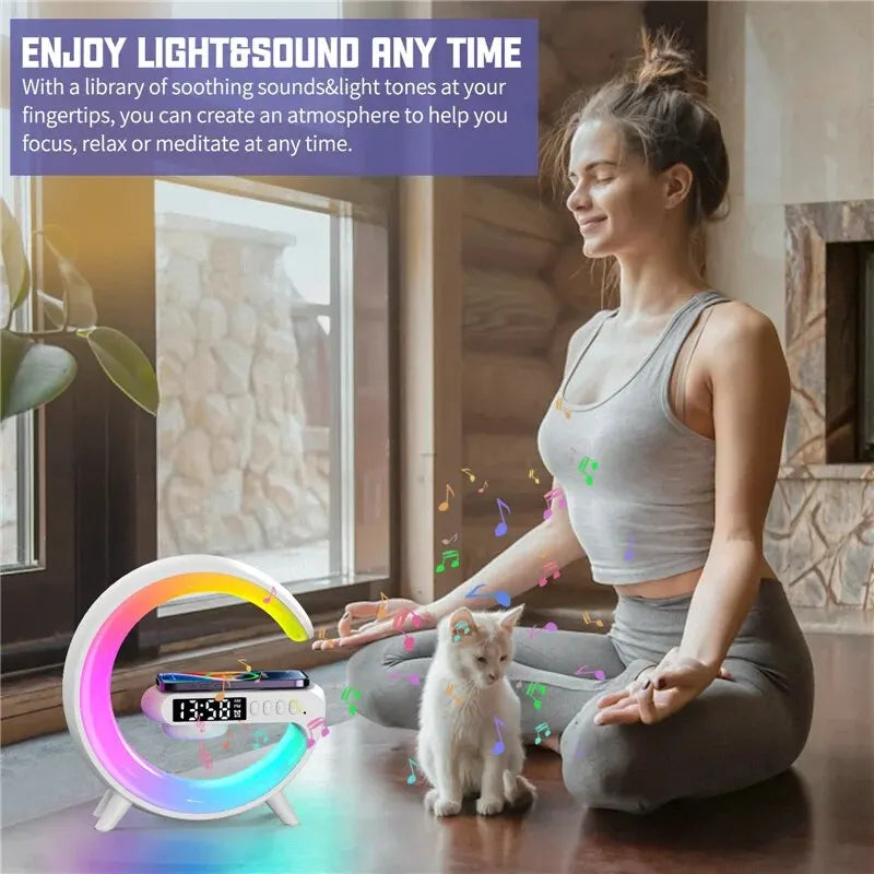 #03 Luminária com Carregador Indução Led - Smart Station